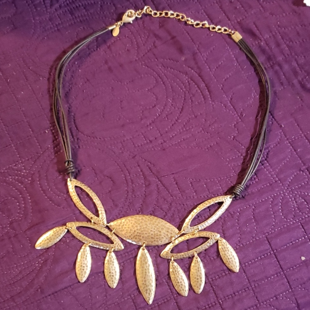 Vintage look matte gold necklace